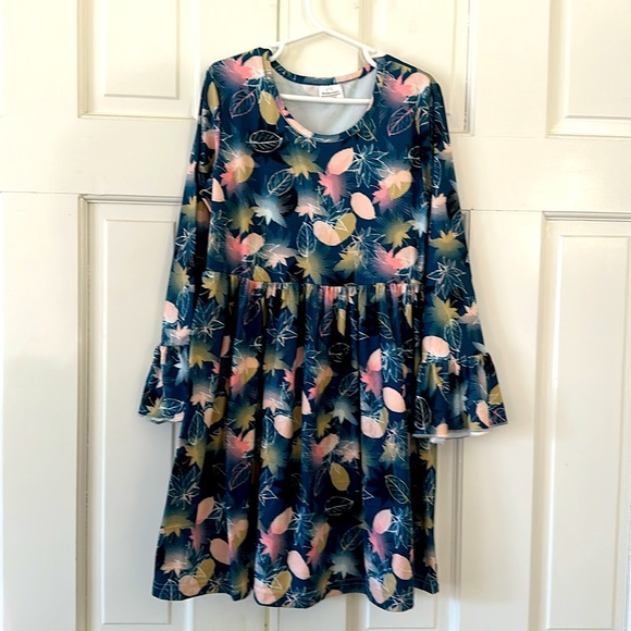 4 Fall Dresses & Necklace Bundle Size 8/9 - Picture 2 of 5